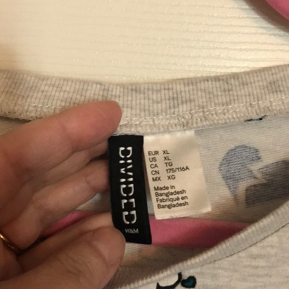 Very cute lightweight sweatshirt size XL - Picture 2 of 4